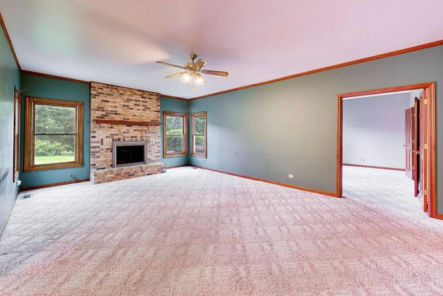 2120 Kenton Lane, Libertyville, IL 60048