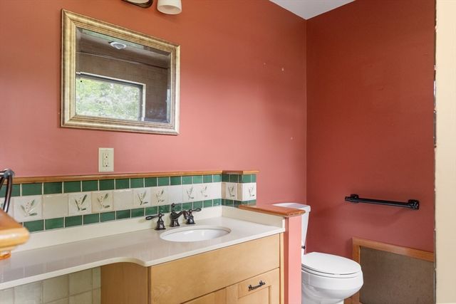 20 Riverview Ave, Waltham, MA 02453