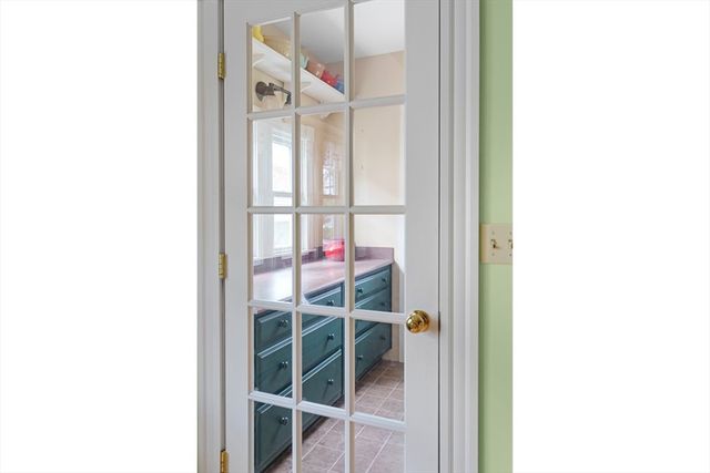 20 Riverview Ave, Waltham, MA 02453