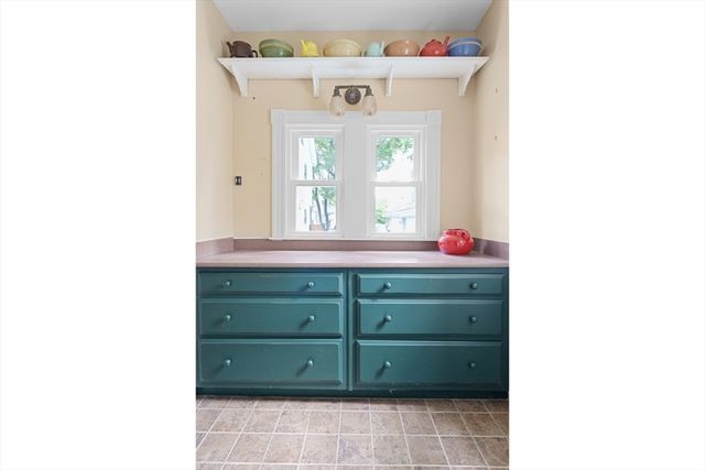 20 Riverview Ave, Waltham, MA 02453