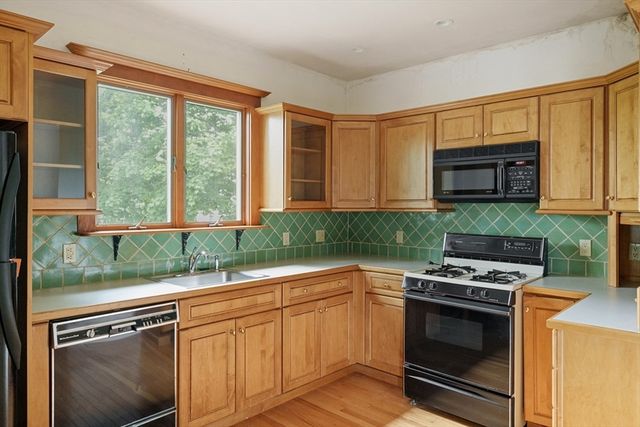 20 Riverview Ave, Waltham, MA 02453