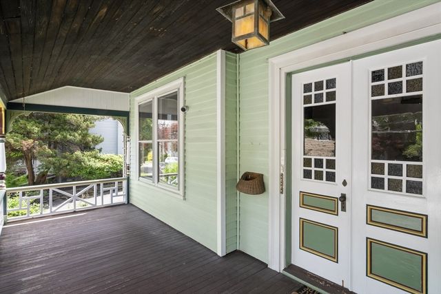 20 Riverview Ave, Waltham, MA 02453