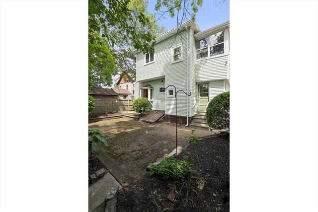 20 Riverview Ave, Waltham, MA 02453