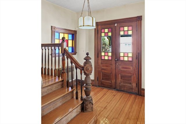 20 Riverview Ave, Waltham, MA 02453