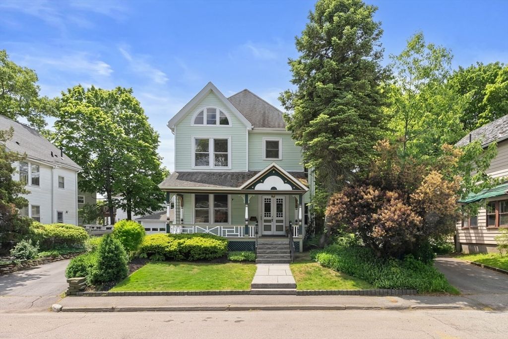 20 Riverview Ave, Waltham, MA 02453