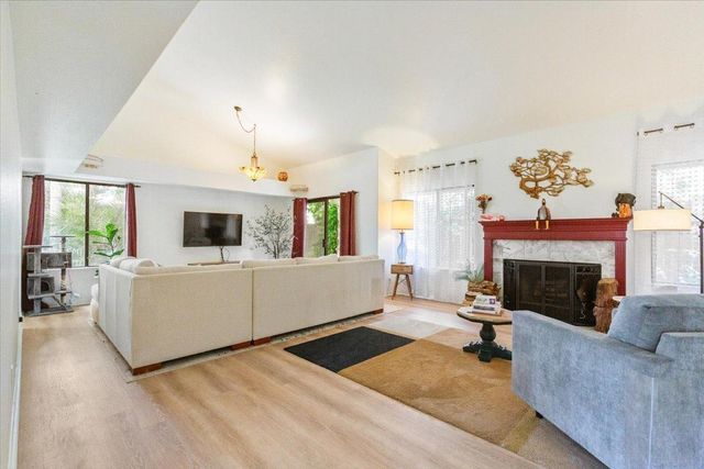 1158 Mallard Ct, Manteca, CA 95337