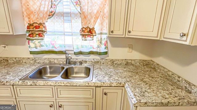 2162 Holly Hill Drive, Decatur, GA 30032