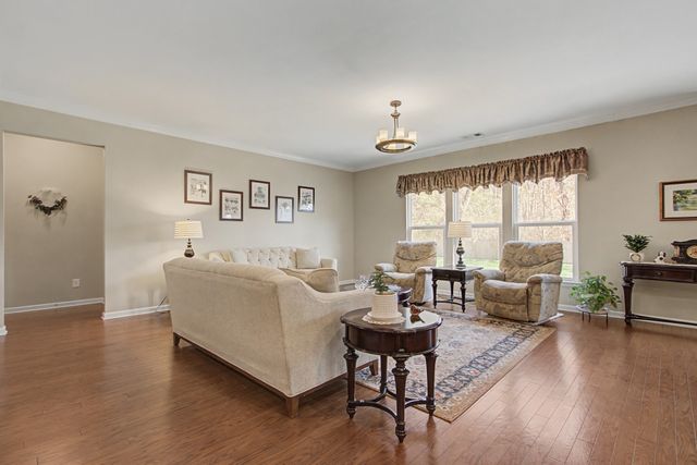 2827 Kaye Dr, Thompsons Station, TN 37179