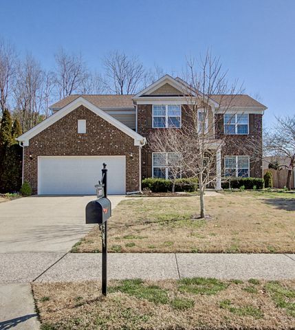 2827 Kaye Dr, Thompsons Station, TN 37179