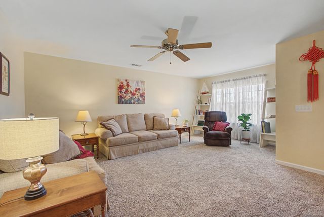 2827 Kaye Dr, Thompsons Station, TN 37179