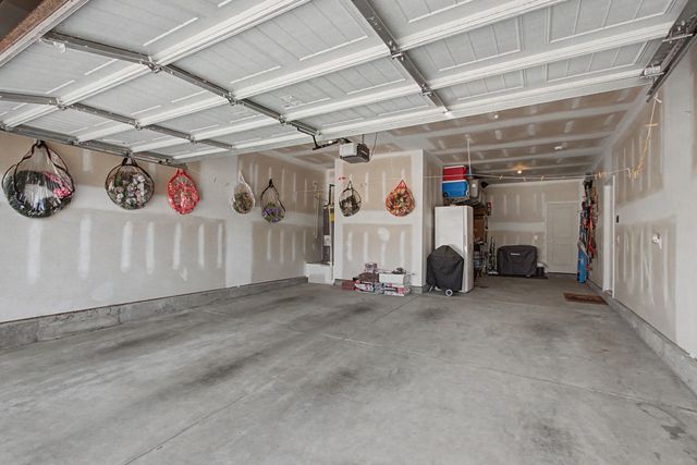 2827 Kaye Dr, Thompsons Station, TN 37179