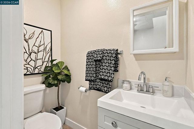 22093 Betlen Way, Castro Valley, CA 94546