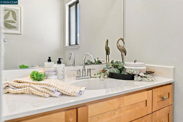 22093 Betlen Way, Castro Valley, CA 94546