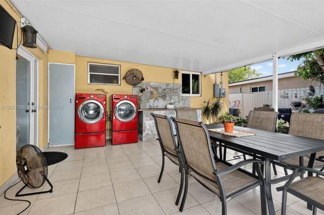 1440 N 68th Ave, Hollywood, FL 33024