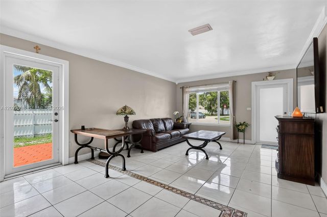 1440 N 68th Ave, Hollywood, FL 33024