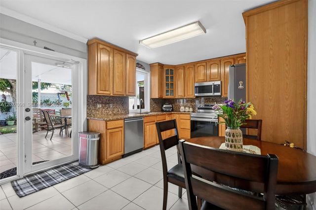 1440 N 68th Ave, Hollywood, FL 33024