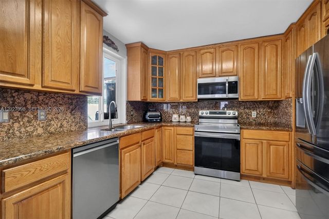 1440 N 68th Ave, Hollywood, FL 33024