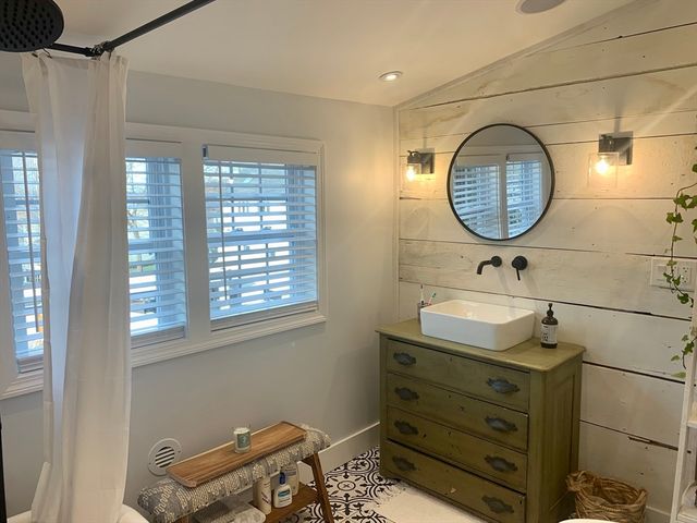 2208 Washington St, Canton, MA 02021