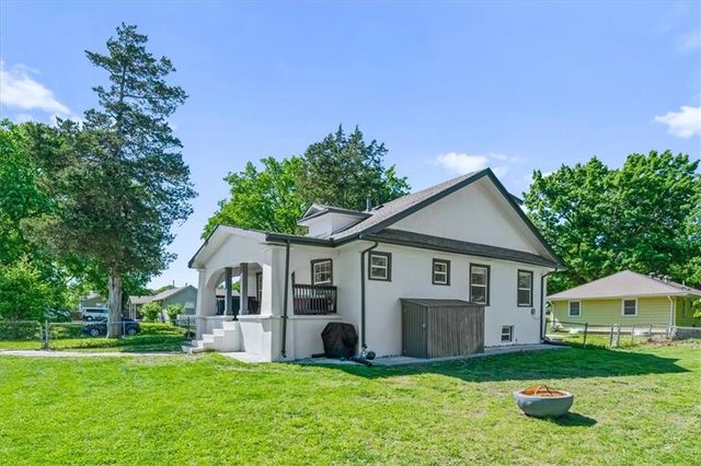1502 E 135th Street, Grandview, MO 64030