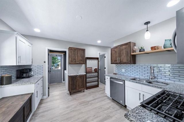 1502 E 135th Street, Grandview, MO 64030