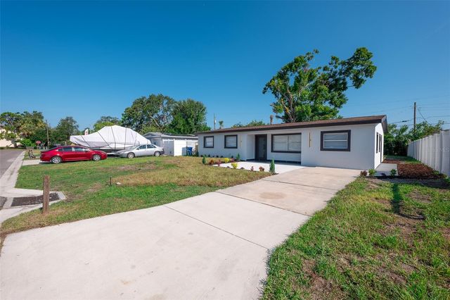 8217 TANGLEWOOD LANE, Tampa, FL 33615