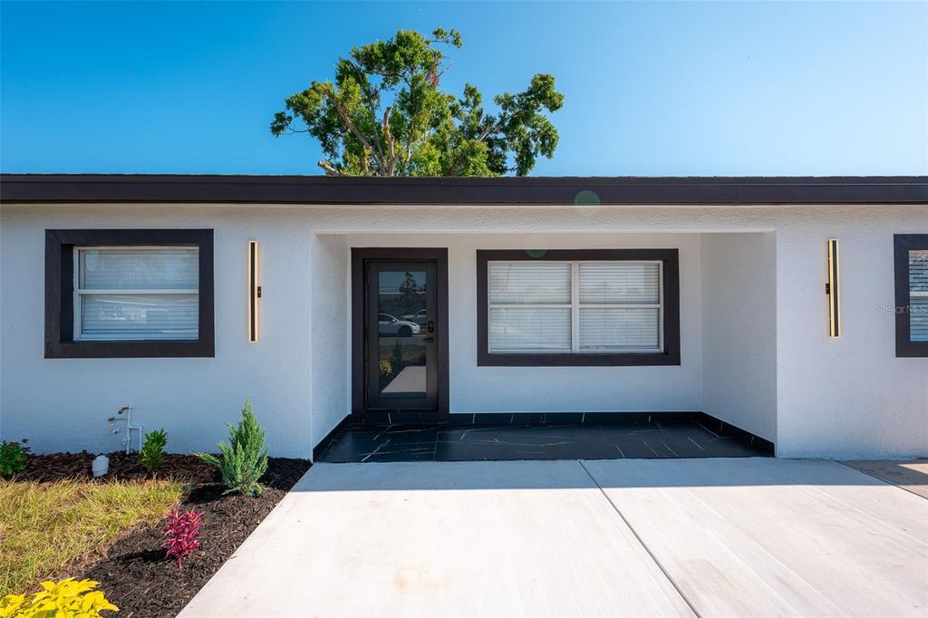 8217 TANGLEWOOD LANE, Tampa, FL 33615