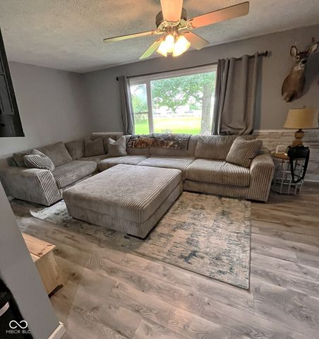 6900 N Michigan Road, Fairland, IN 46126