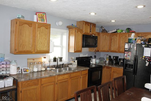 6900 N Michigan Road, Fairland, IN 46126