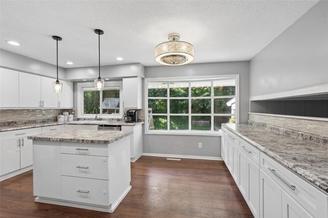 1230 26th Street, West Des Moines, IA 50266