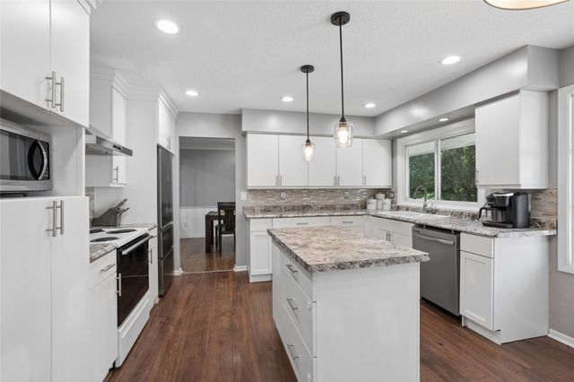 1230 26th Street, West Des Moines, IA 50266