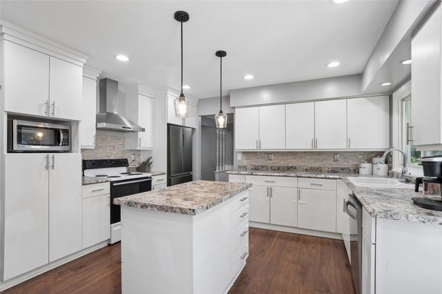 1230 26th Street, West Des Moines, IA 50266