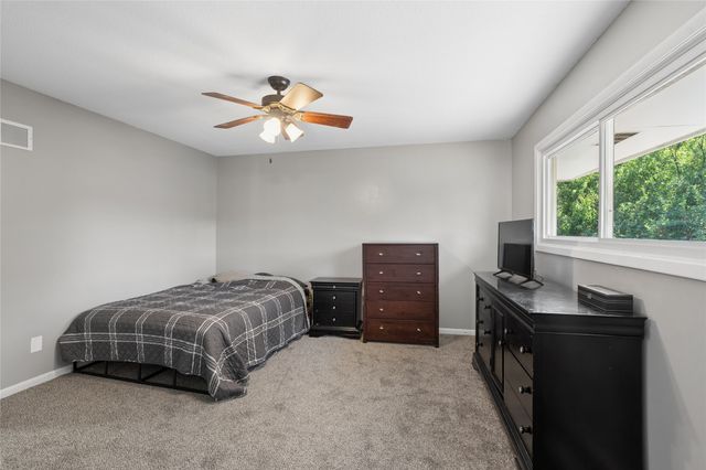 1230 26th Street, West Des Moines, IA 50266