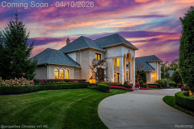 48923 Veneto Drive, Novi, MI 48167