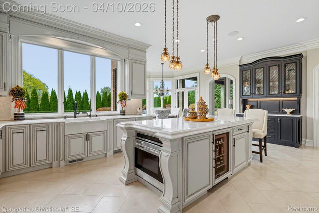 48923 Veneto Drive, Novi, MI 48167