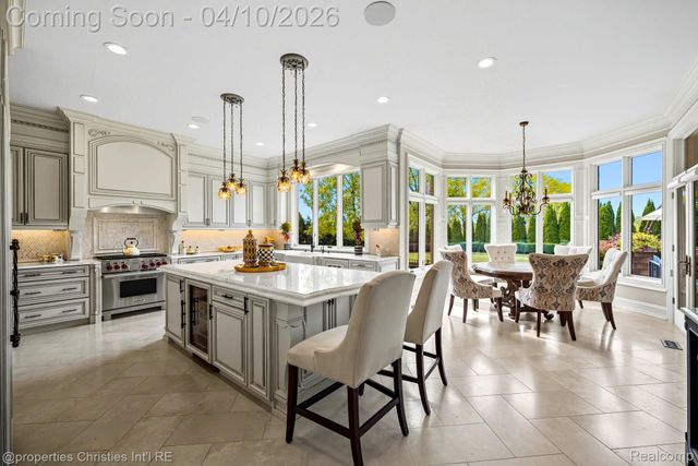 48923 Veneto Drive, Novi, MI 48167