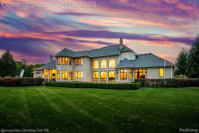 48923 Veneto Drive, Novi, MI 48167