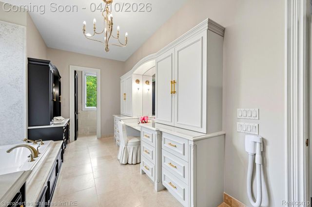 48923 Veneto Drive, Novi, MI 48167
