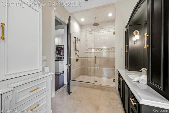48923 Veneto Drive, Novi, MI 48167