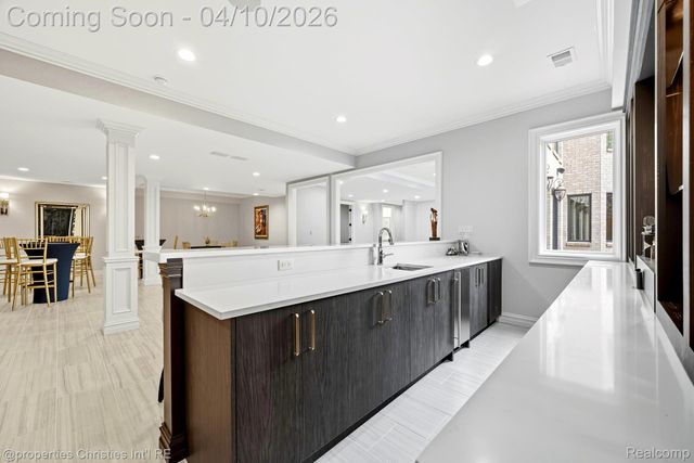 48923 Veneto Drive, Novi, MI 48167