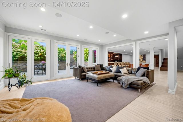 48923 Veneto Drive, Novi, MI 48167