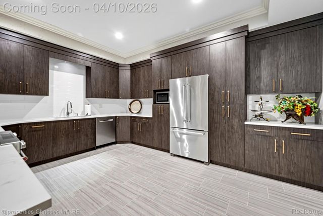 48923 Veneto Drive, Novi, MI 48167