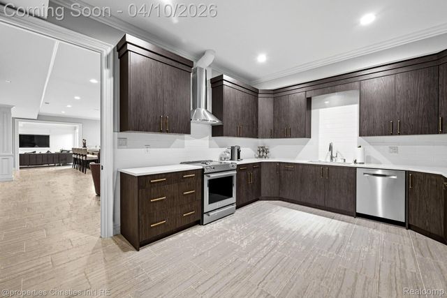 48923 Veneto Drive, Novi, MI 48167