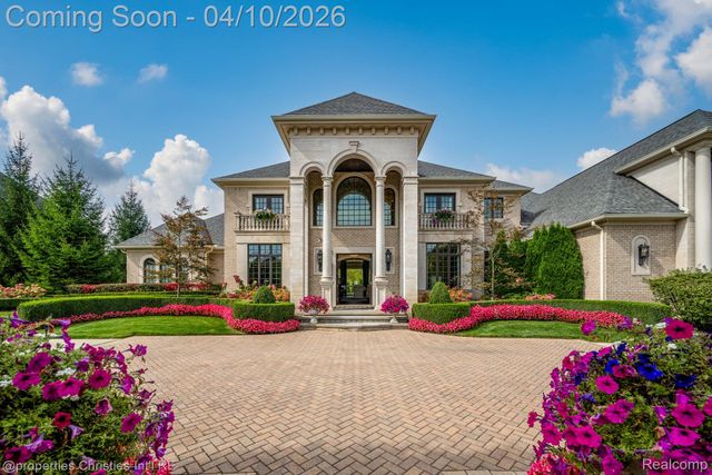 48923 Veneto Drive, Novi, MI 48167