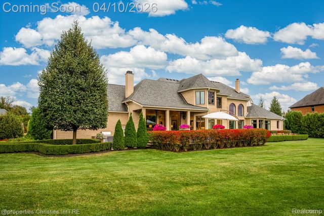 48923 Veneto Drive, Novi, MI 48167
