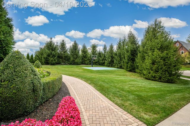 48923 Veneto Drive, Novi, MI 48167