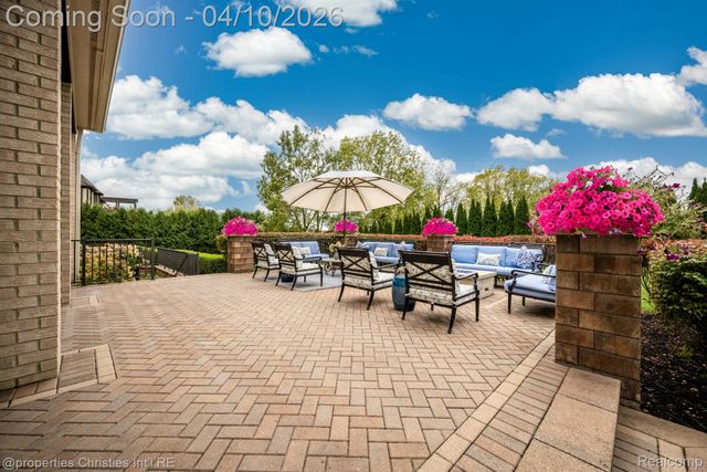 48923 Veneto Drive, Novi, MI 48167