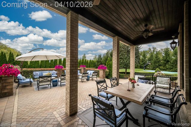 48923 Veneto Drive, Novi, MI 48167