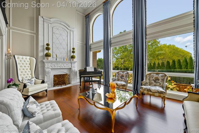 48923 Veneto Drive, Novi, MI 48167