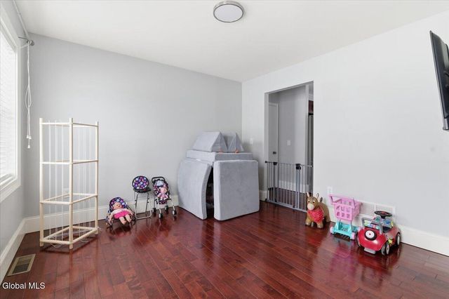 61 Plank Road, Halfmoon, NY 12188