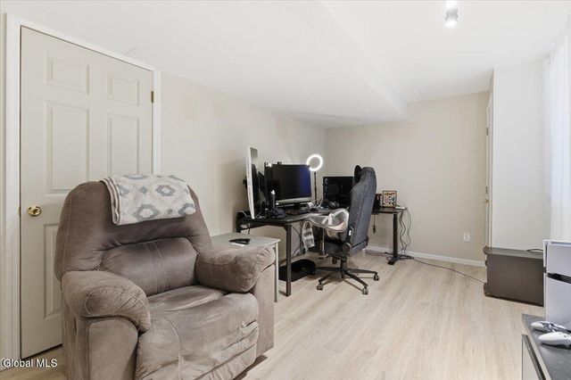 61 Plank Road, Halfmoon, NY 12188